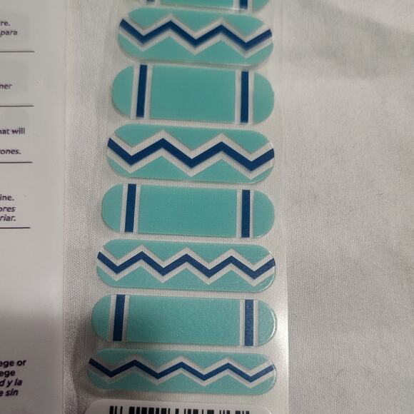 Jamberry New half sheet Island Groove aqua, blue & clear nail wraps - Picture 1 of 4